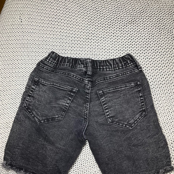 KIDS GAP JEAN SHORTS SIZE SMALL NEWW NO TAG - Picture 2 of 3
